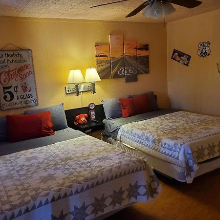 Brad'S Desert Inn Holbrook Esterno foto