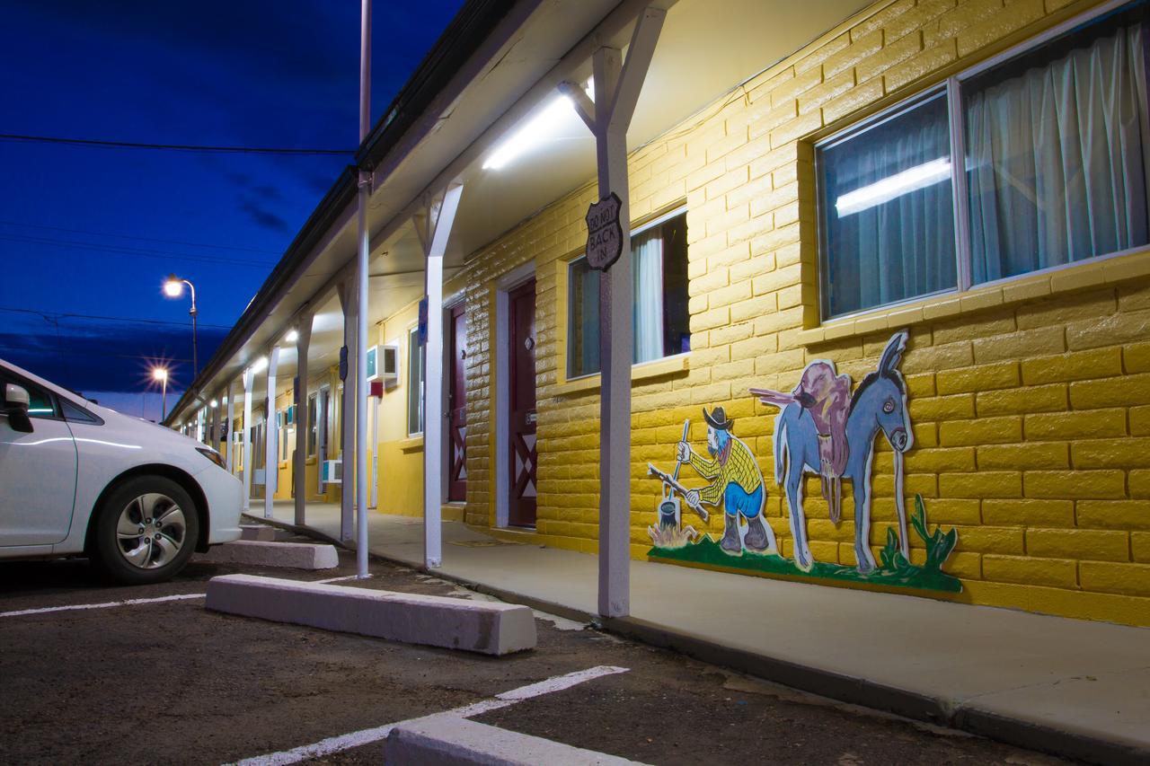 Brad'S Desert Inn Holbrook Esterno foto
